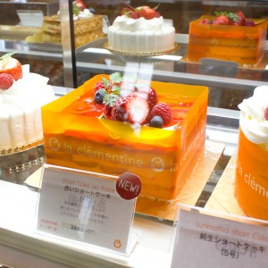 赤いショートケーキ